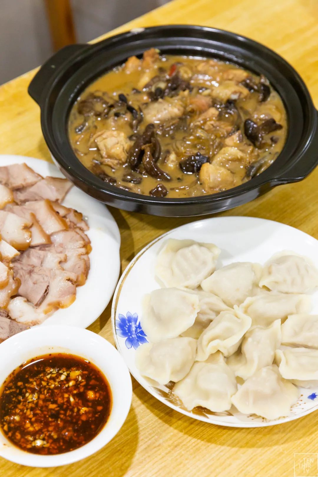 降温了吃点热乎的御寒,降温武汉