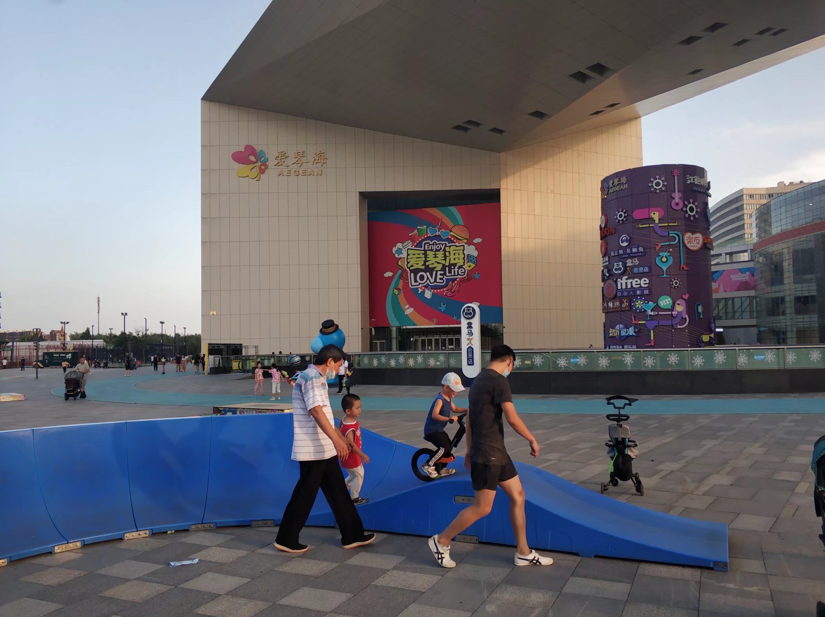 盘点北京16个购物商圈，适合不同人群，假期安排起来