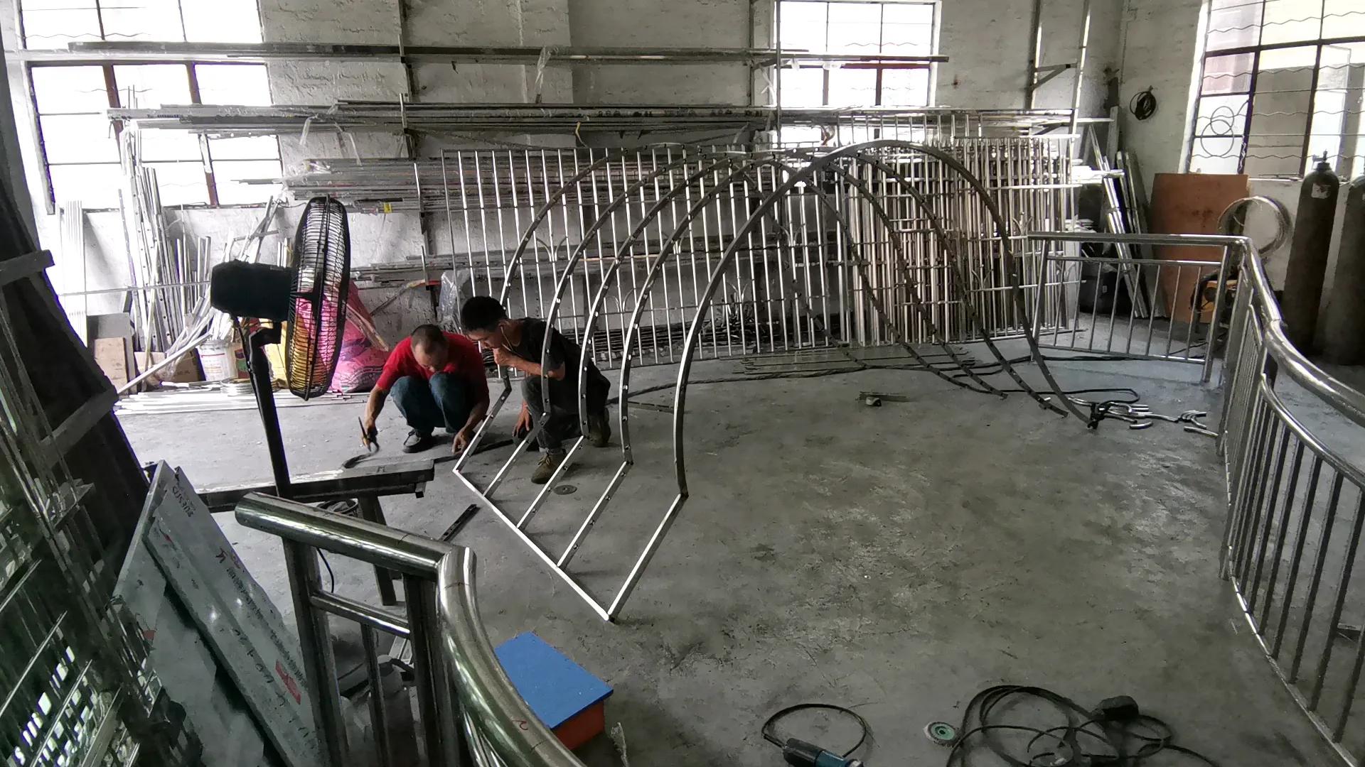 异形不锈钢防盗网,不锈钢防盗栏杆设计