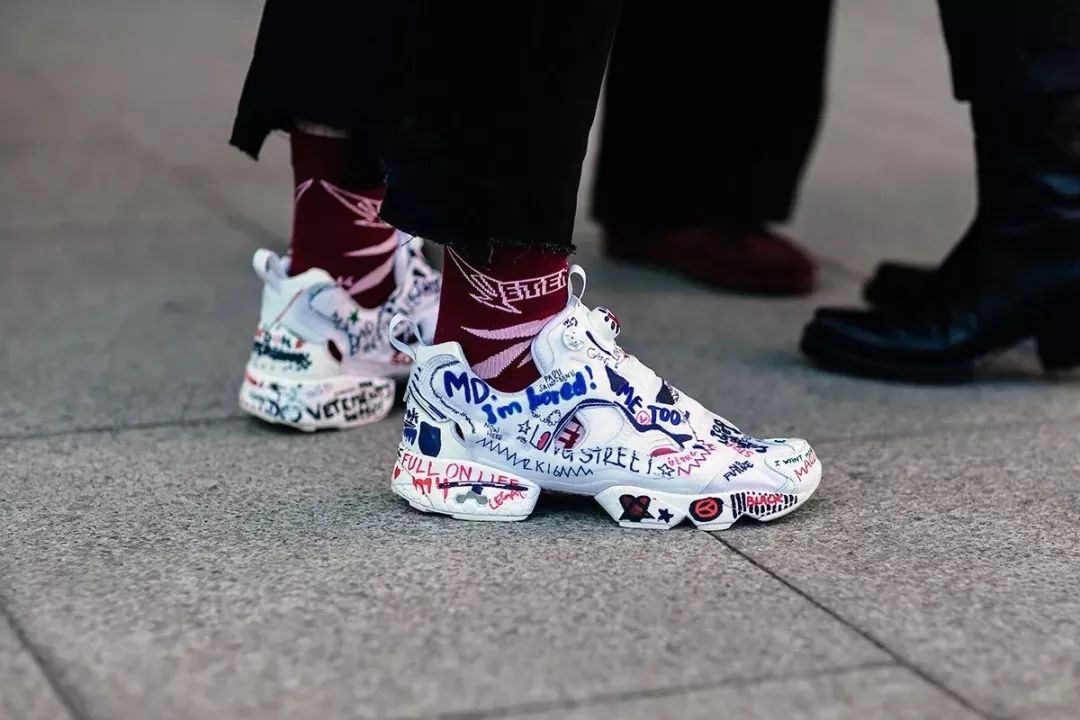 白天正经设计师晚上副业,一个不务正业设计师搞笑视频