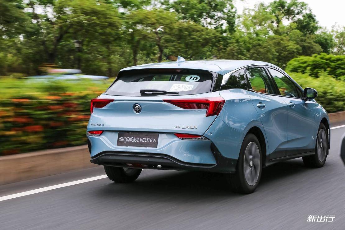 别克电车velite6体验,科技感满满别克velite6看车记