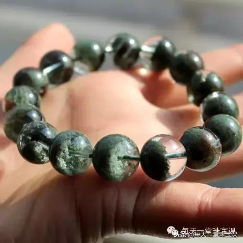 绿幽灵水晶和什么水晶最好搭配,绿幽灵什么水晶最招财