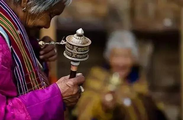 转经筒音乐完整,转经筒上的梵音