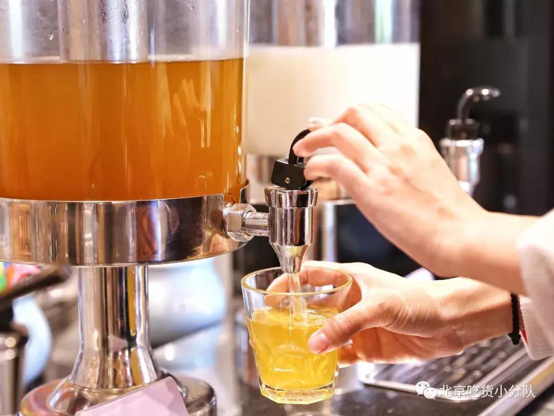 给自助餐老板上一课抖音,吃自助给老板上一课抖音