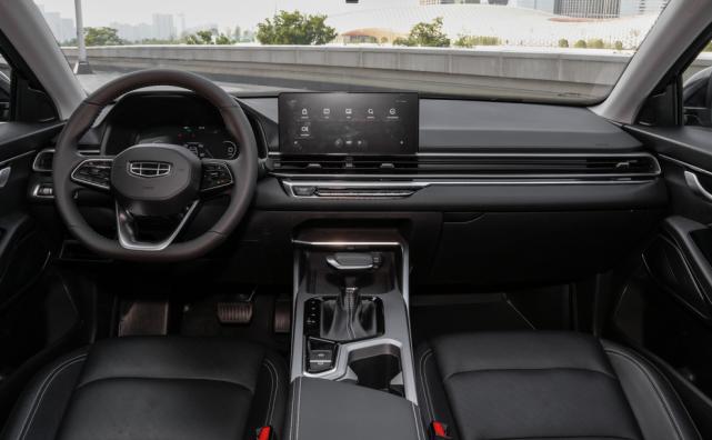 吉利汽车提前3年全系焕新国六b,2023年最火的国产轿车