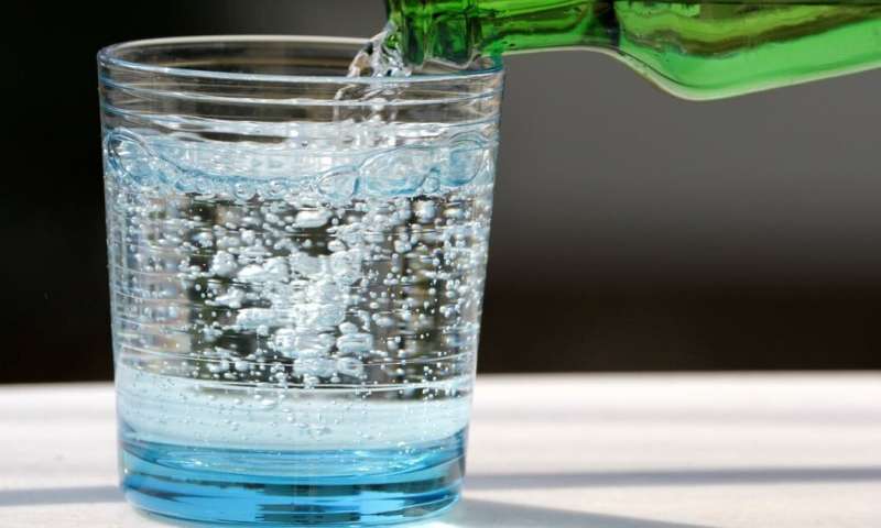 碱性苏打水可以降低尿酸吗,喝苏打水能降低尿酸吗