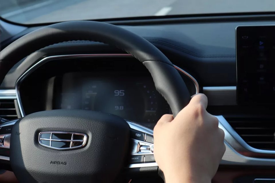 吉利远景x6最新款手动真实测试,吉利远景X6试驾