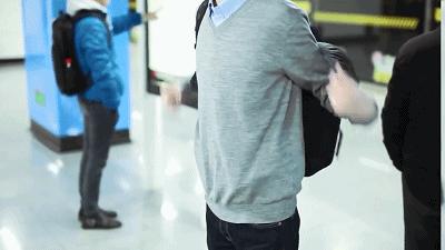 一个英国潮牌户外背包，如何做到颜值、防盗、收纳并存？