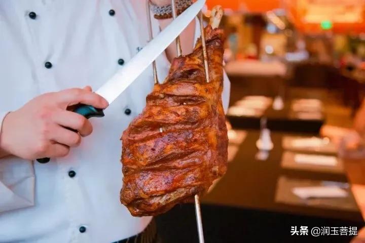 巴西踢球跳桑巴,巴西桑巴舞蹈女性