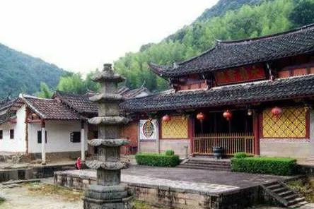 在十八股头山寻找“十二股头”