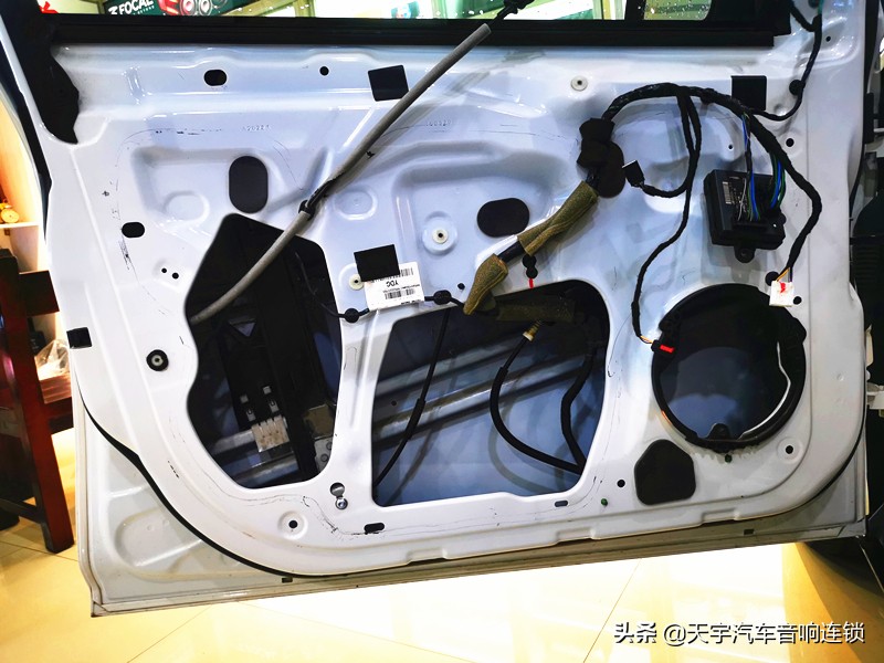 两厢福特福克斯音响,激情驾驭