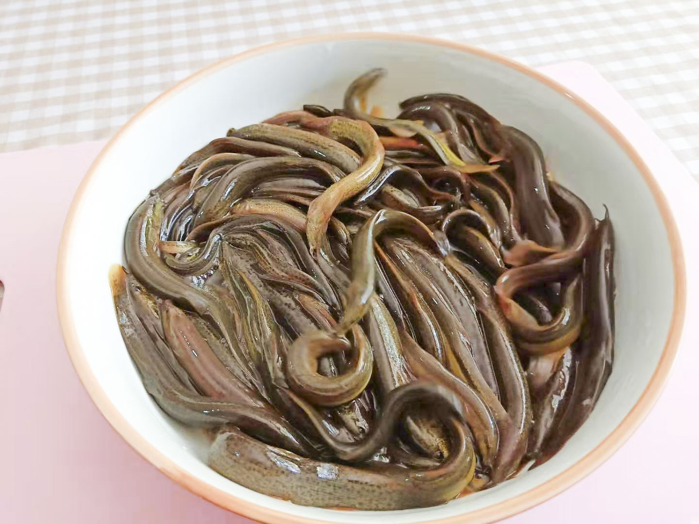 大厨的香酥小泥鳅怎样做,泥鳅一般有几种做法