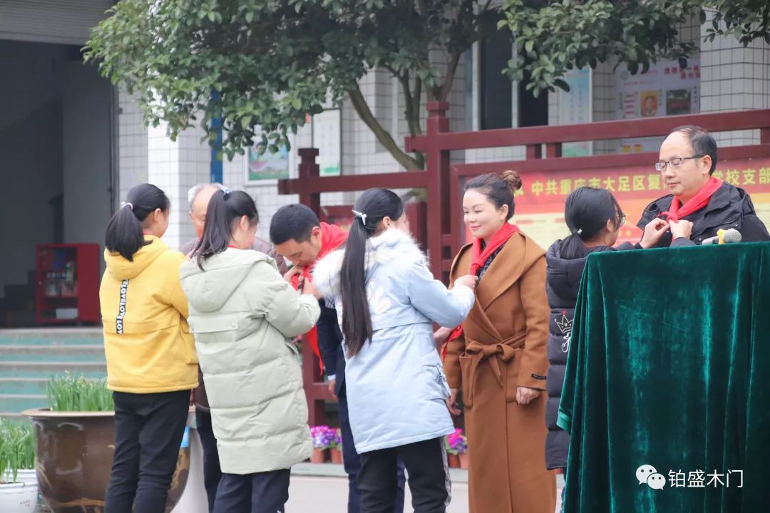 爱心公益感恩回馈,爱心捐赠助力教育事业发展