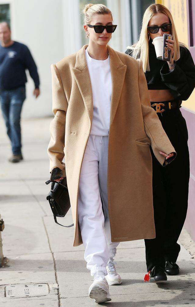 立秋爱美的女人流行穿“卫裤”,腿粗星人的福星,一年四季不过时