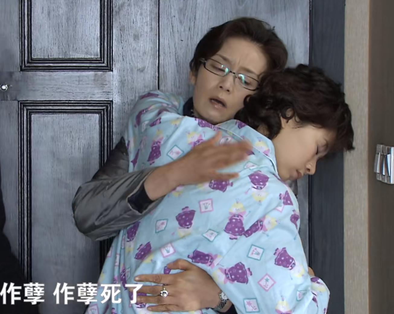 《双面胶》原著“第一次没被掐死”的胡丽鹃：遇恶，请“服软”