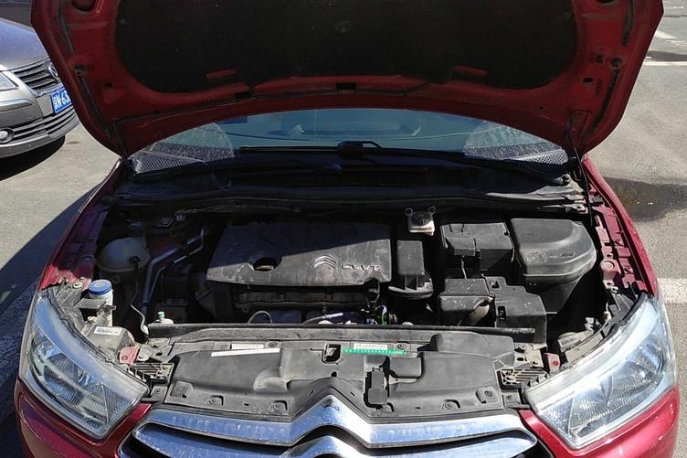 雪铁龙世嘉二手车怎么看车况,怎么鉴定二手车是不是事故车