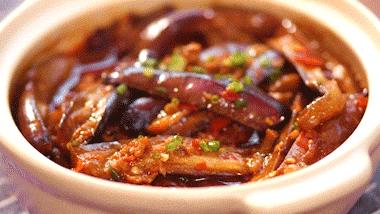 蛋白是皮蛋蛋黄是咸蛋,蛋白是白色有问题吗