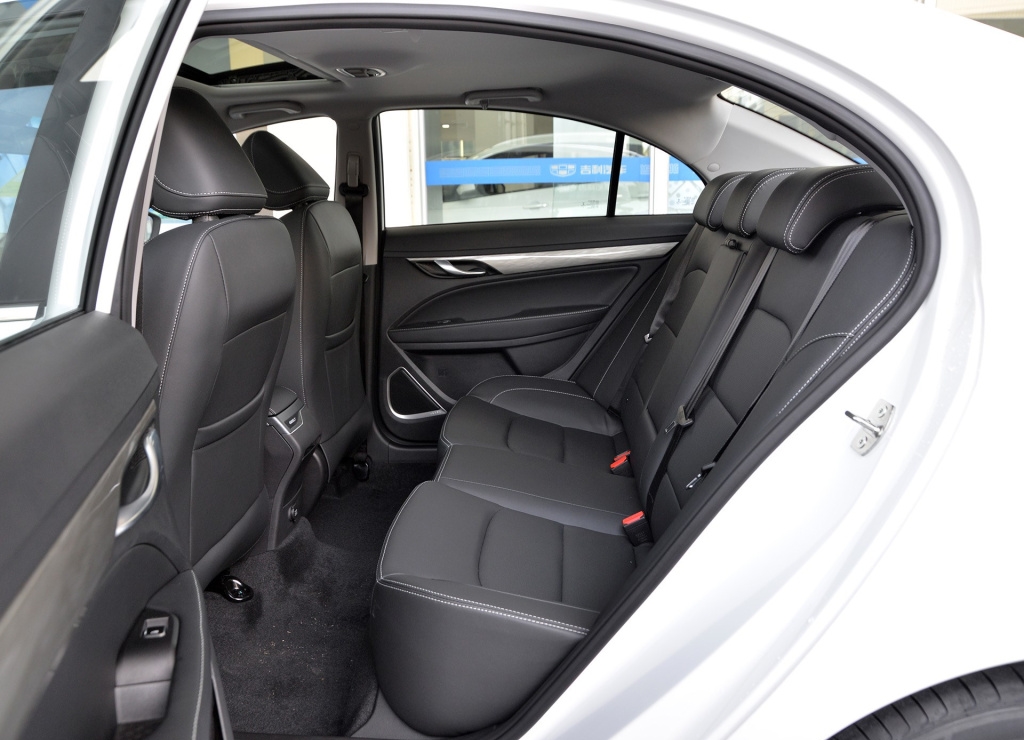 吉利帝豪销量为什么断崖下跌,吉利帝豪s与吉利缤越哪个销量好