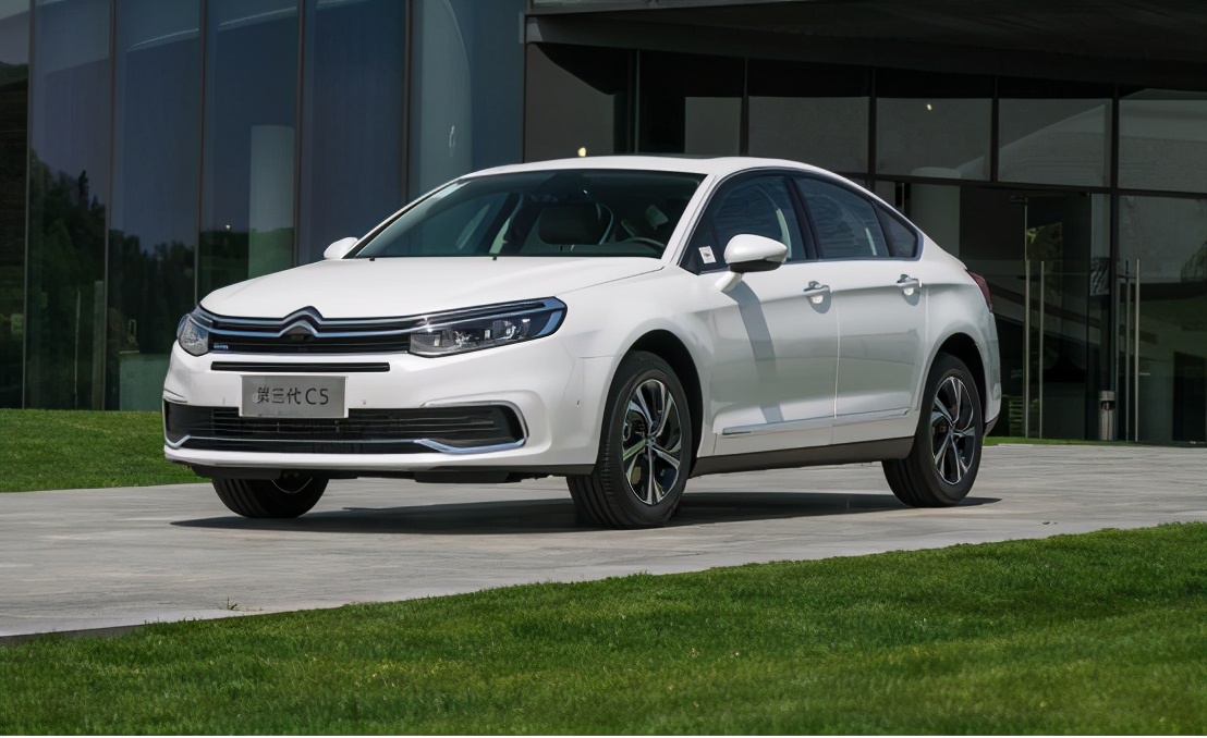 高颜值雪铁龙C5，起售价16.99万元，油耗低至6.4L