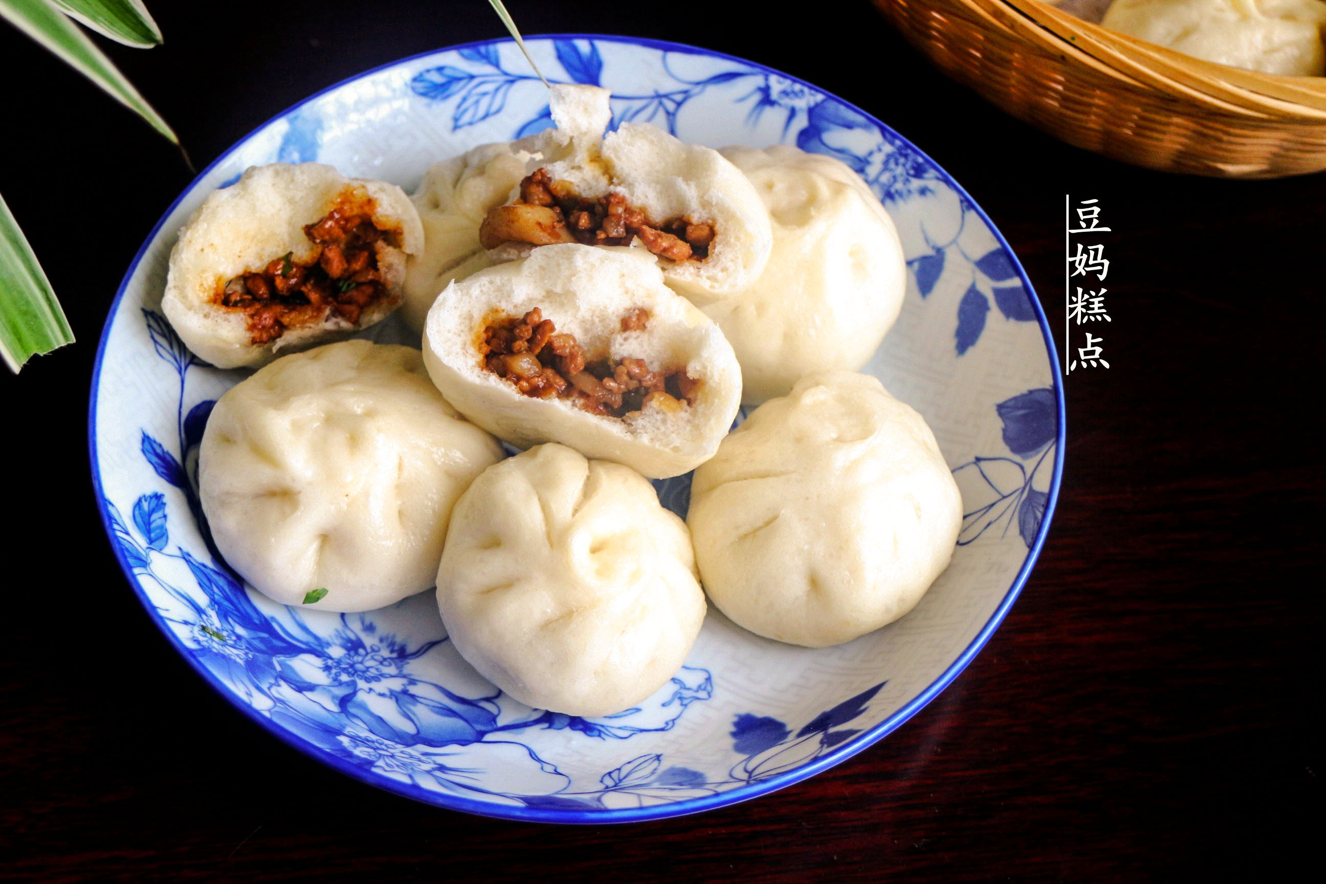 和儿子学做包子,老北京正宗酱肉包