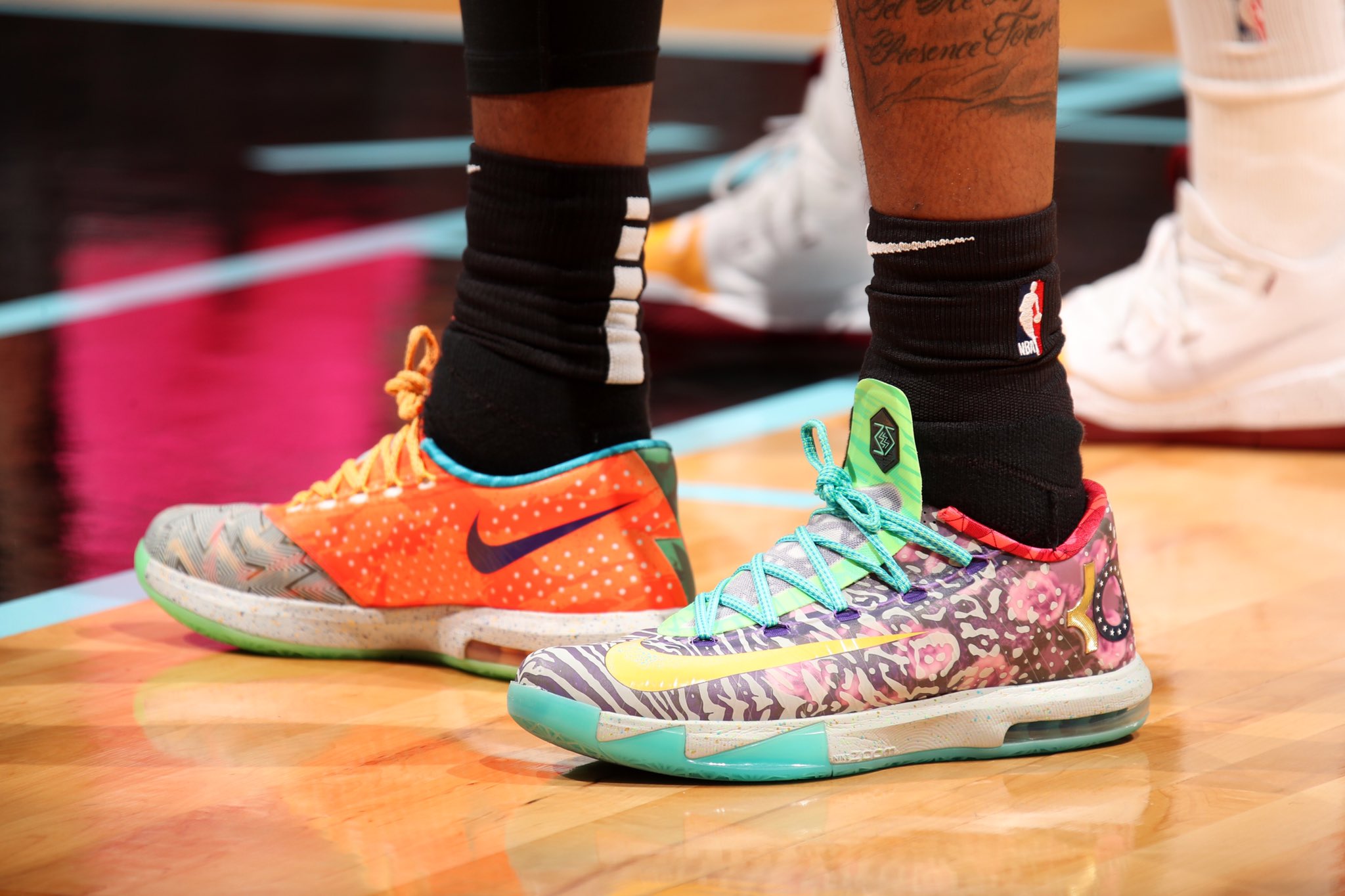 NBA赛场最近三天篮球鞋精选集：鞋头们的赛季鞋王之争越发激烈