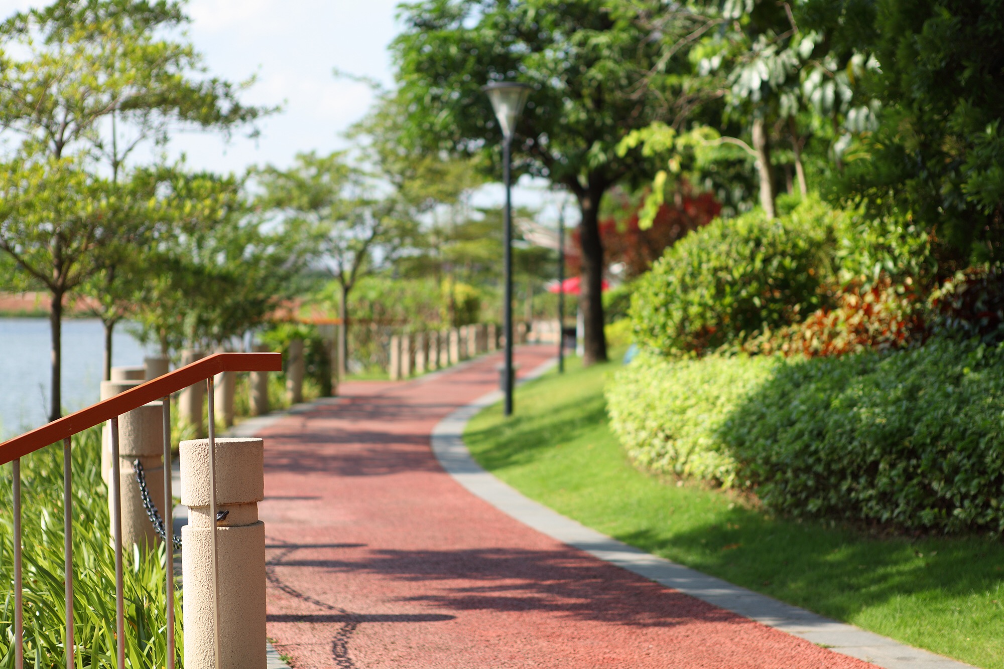 中惠松湖城金山湖,四季松湖和中惠松湖城哪个好
