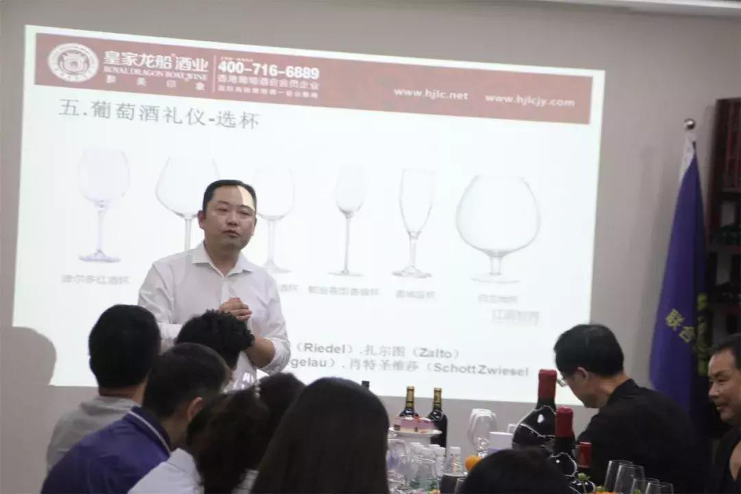 鍟嗗姟缁呭+鍨嬬敺椋庢牸,鏃跺皻鍟嗗姟浼戦棽缁呭+