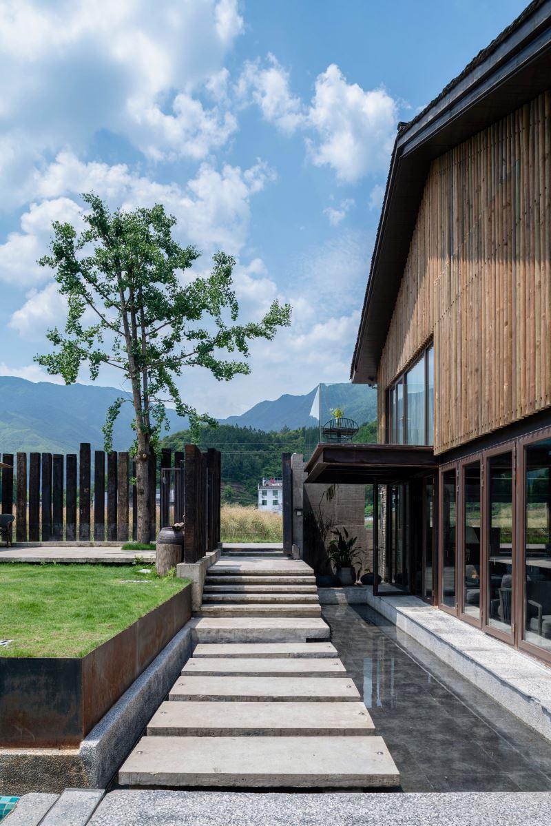 臻选人文度假品牌开山之作，惊艳问世，与月途看尽婺源千面之美