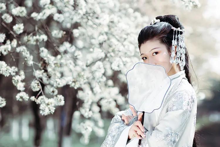 清新而优雅的香味,书香清雅入骨许你气质绝尘