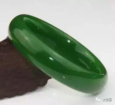 翡翠界的黑马,和田玉黑马牌