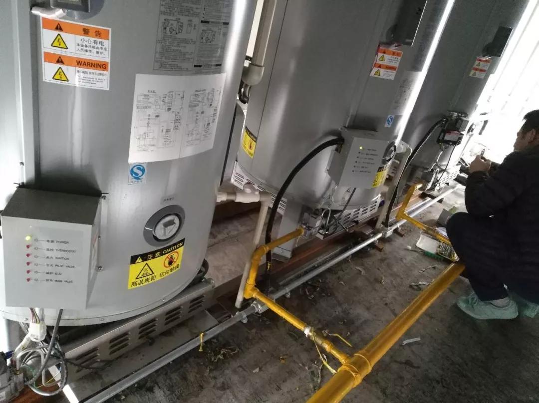 沈阳一饭店发生爆炸事故群众讨论,沈阳饭店爆炸已致1死33伤视频