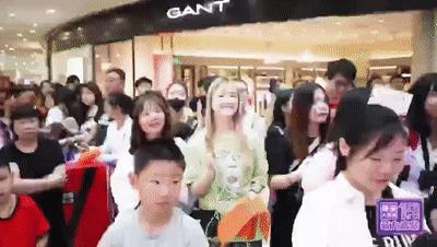 闈欏畨澶ц瀺鍩庣繜浜戞笂,缈熶簯娓婂ぇ铻嶅煄