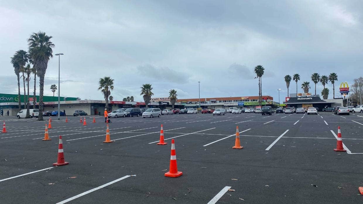 黑帮“*私走**”KFC全家桶被捕？吃不到垃圾食品，新西兰人馋坏了