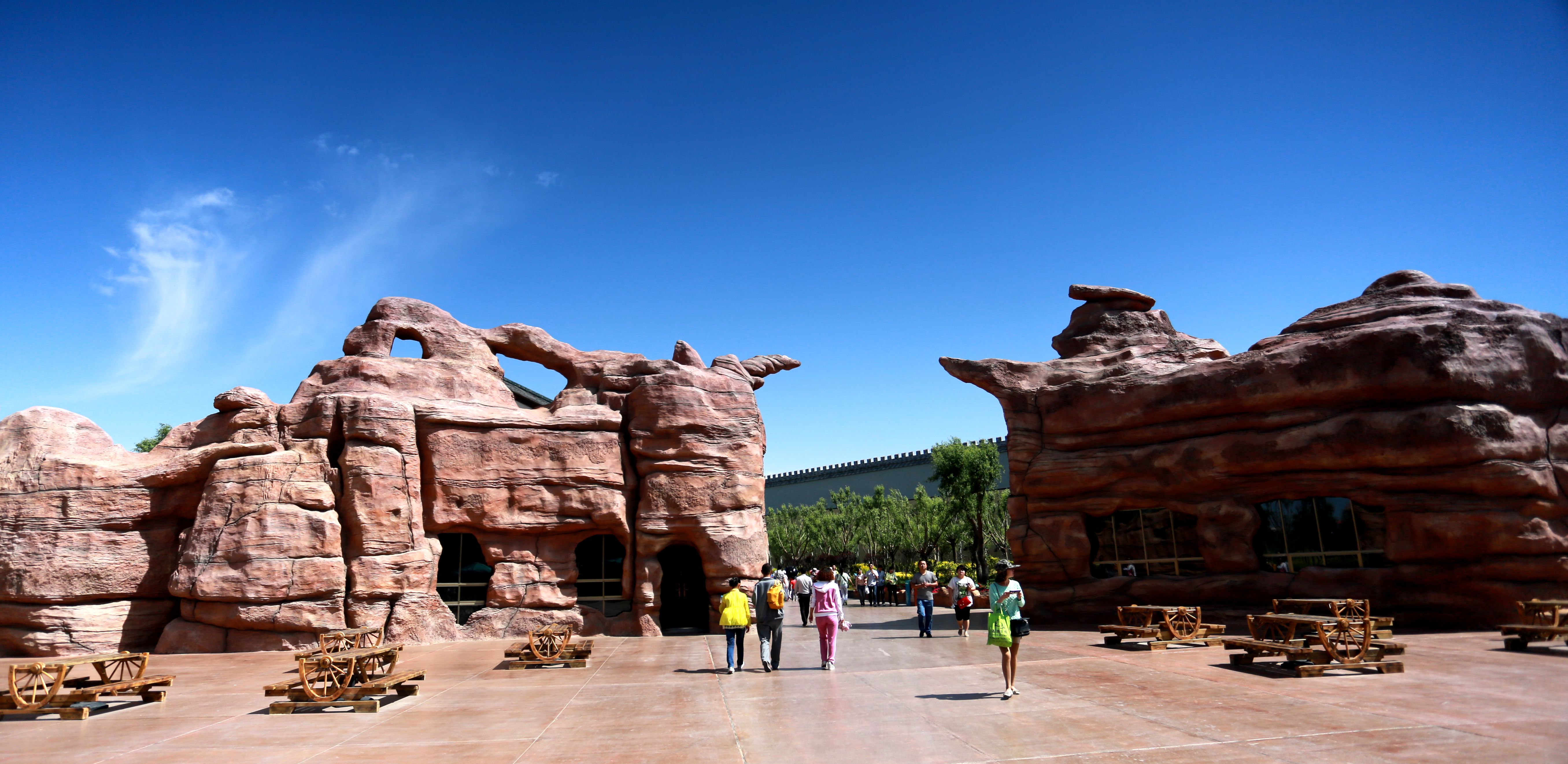 嘉峪关方特好玩么,嘉峪关方特什么时候人少