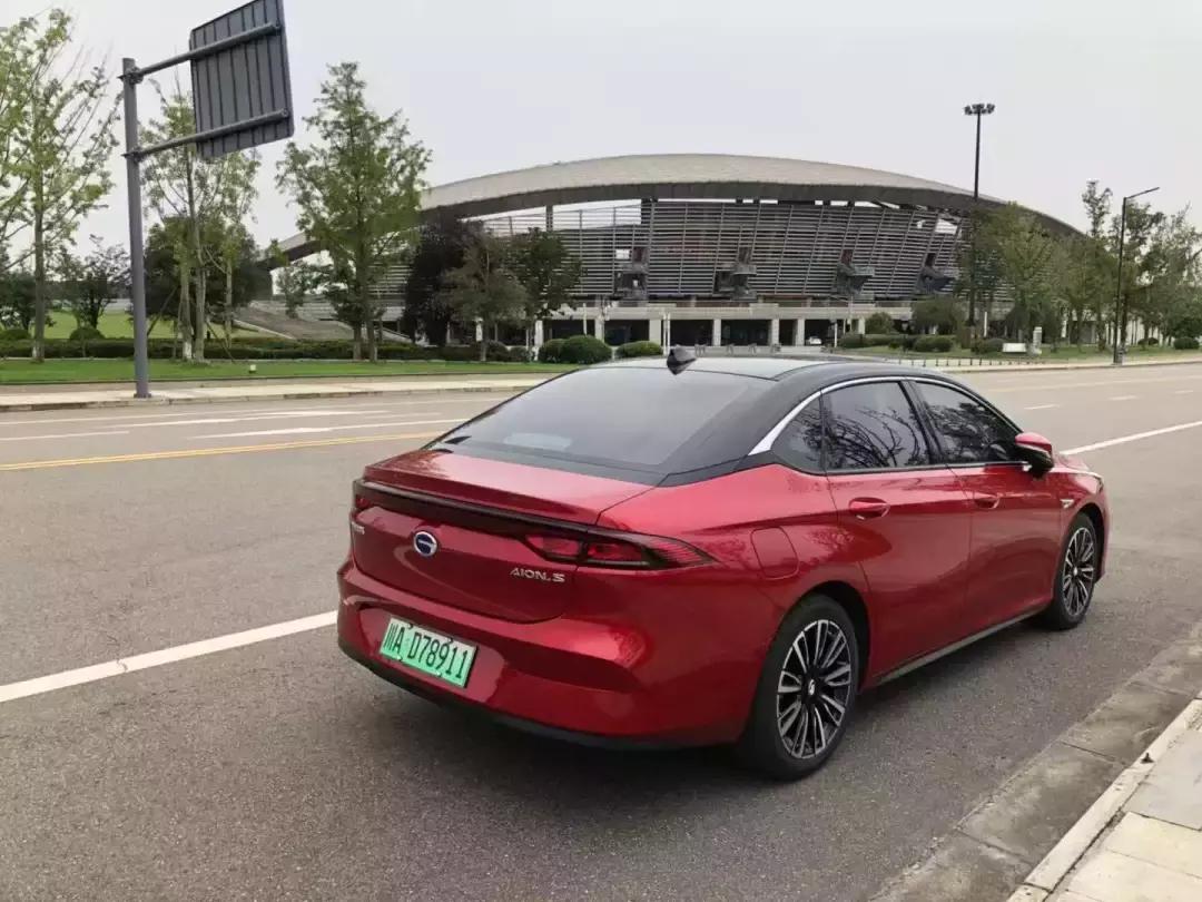 广汽新能源AionS：我不要你觉得，我要我觉得