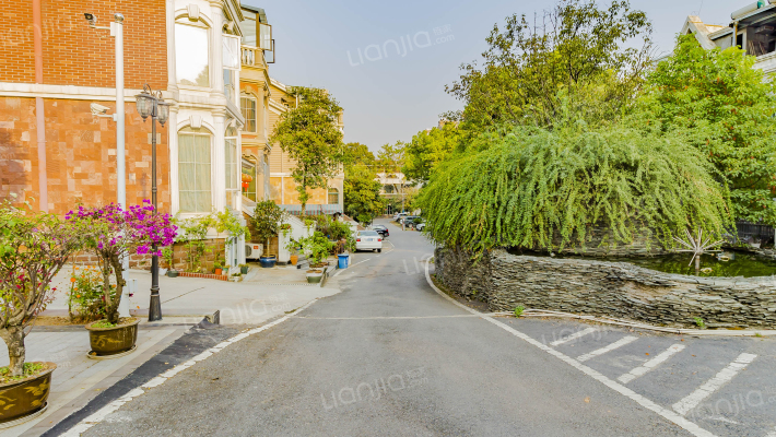 武昌百瑞景现状,百瑞景与复地东湖国际对比