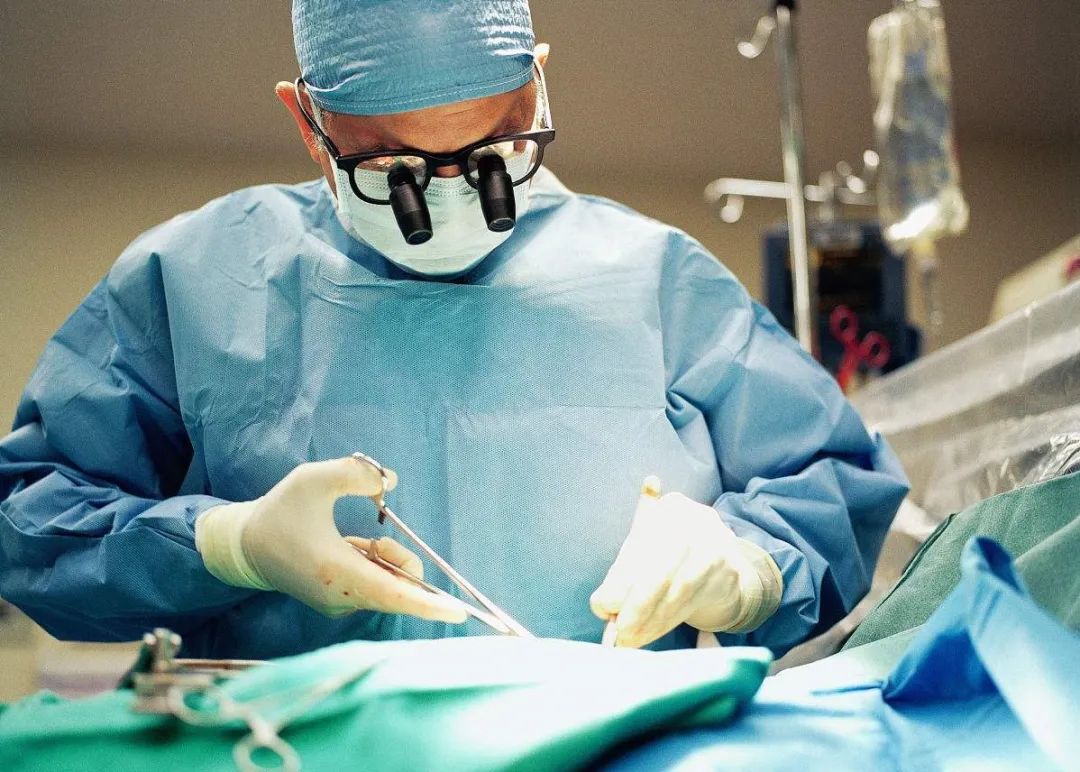 以后想出来当医生要报考什么专业,想考能做手术的医生要考什么专业