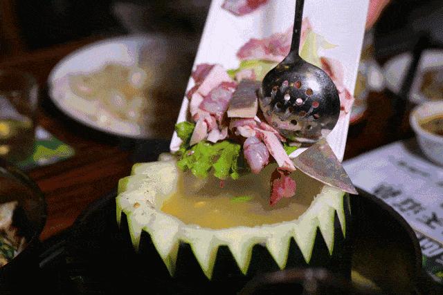 冬瓜盅火锅什么时候吃比较合适,吃冬瓜盅火锅怎么样才能让它吸住