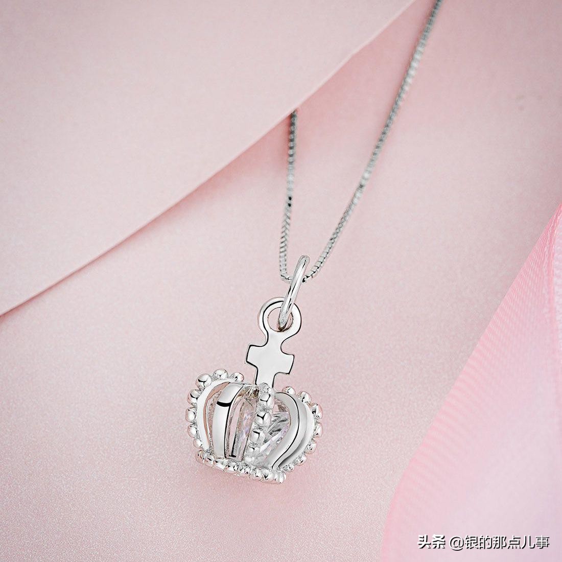 怎么挑选银饰品送妈妈,怎样挑选银饰品最好
