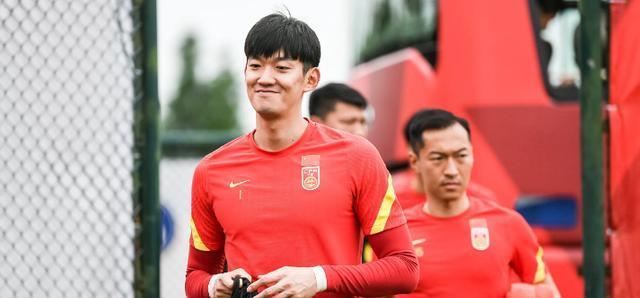 看到多纳鲁马欧洲杯超神的表现，想起中超“闭关造门将”20年了，为什么还没有门将“冲出国门”！