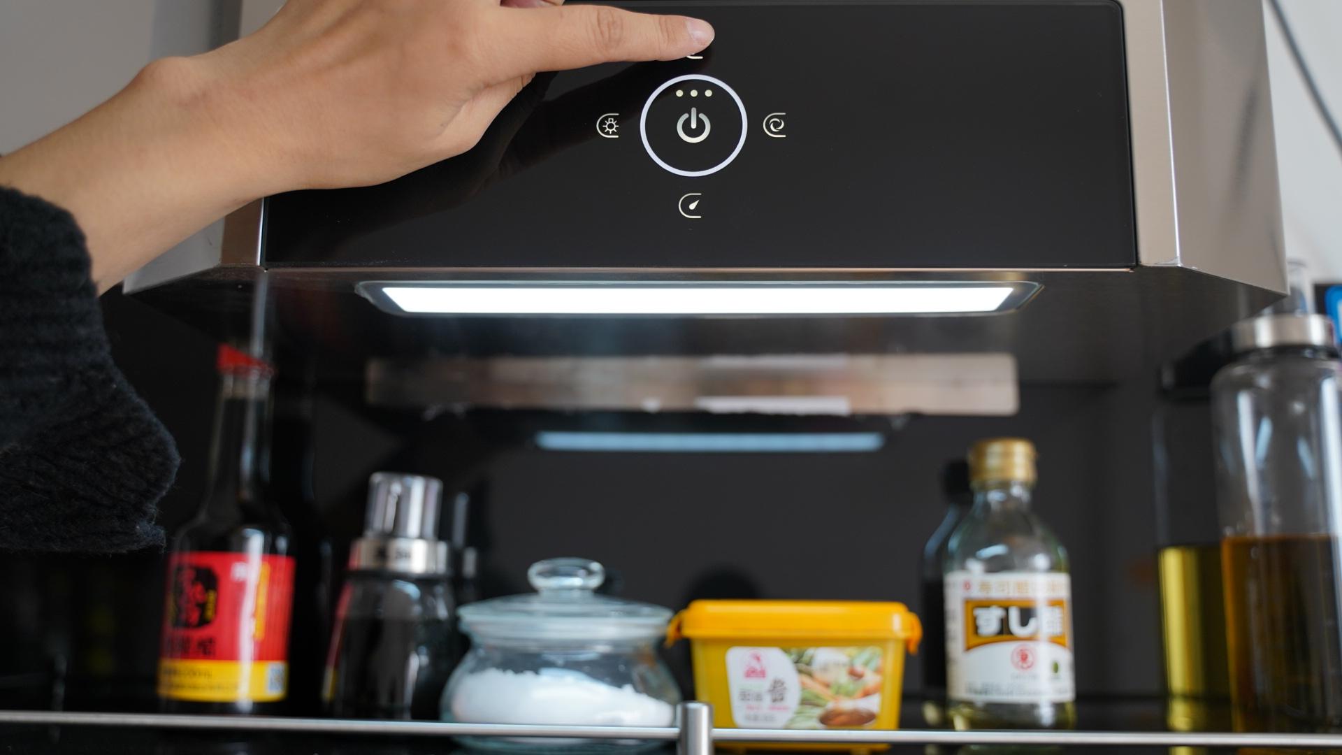 隐藏式油烟机和普通对比,封闭式油烟机好吗