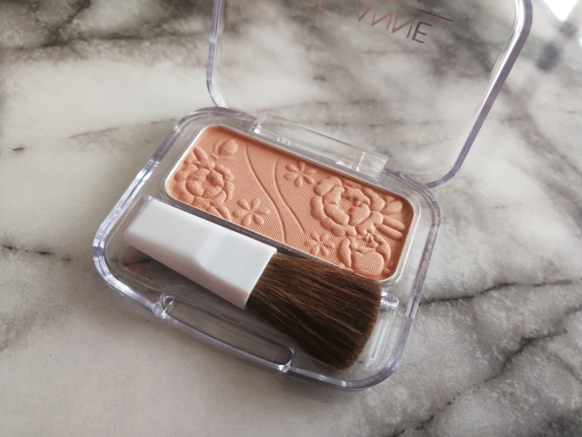 分享百元以内的好物,分享日常彩妆护肤