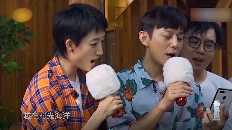 何炅唱吧小巨蛋麦克风,何炅唱吧麦克风