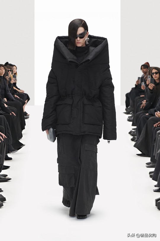 balenciaga克隆秀场,balenciaga21年时装秀