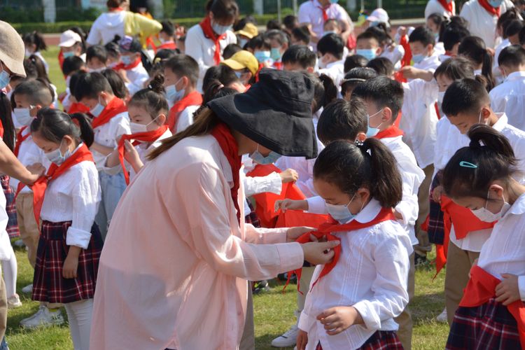 新城实验小学一年级入队仪式,丹霞路小学一年级入队仪式
