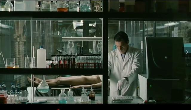 一部重口味悬疑电影，为帮女儿*仇报**，医生把凶手变性成自己媳妇