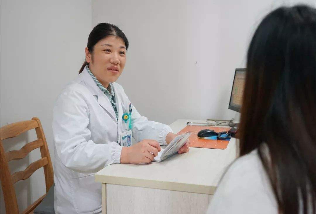 孕检做b超要憋晨尿吗,孕检做b超有辐射吗