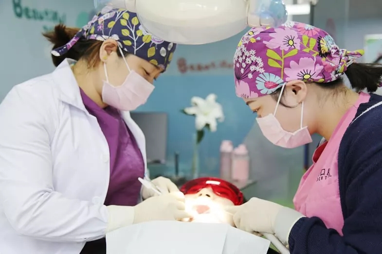 超声波洁牙加上喷砂和抛光全过程,超声波洁牙需要抛光喷砂吗