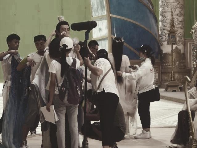 一条广告将他捧红，好心办事却锒铛入狱，“燕舞小子”今何在？