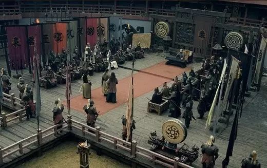 曹操是个怎样的人用四字成语形容,曹操是个怎样的人作文